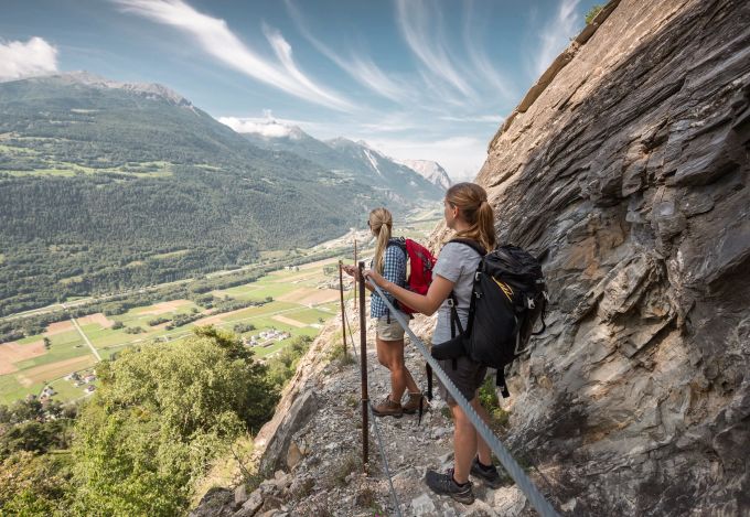 Beeindruckende Aussicht auf dem Höhenweg «Lötschberger Südrampe». Lötschtal