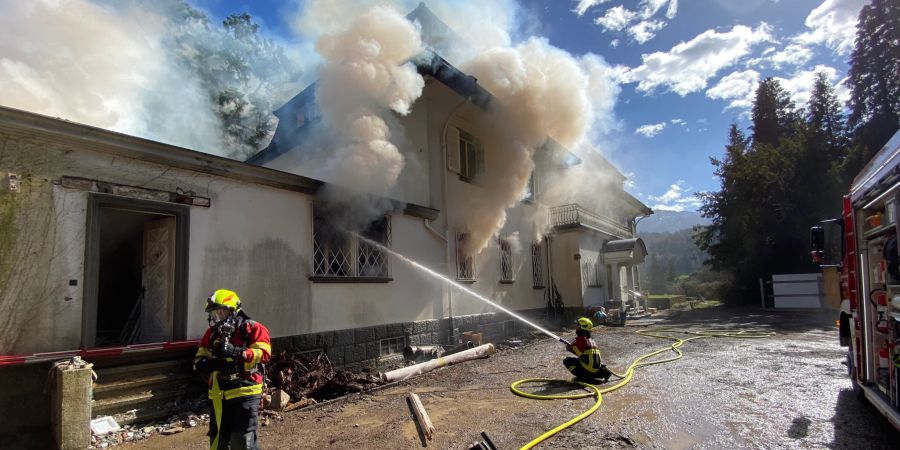 Risch Rotkreuz: Brand in Abbruchobjekt