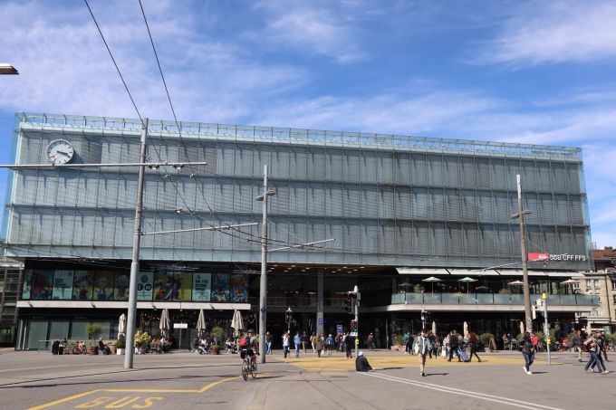 Der Bahnhof Bern. bern olten