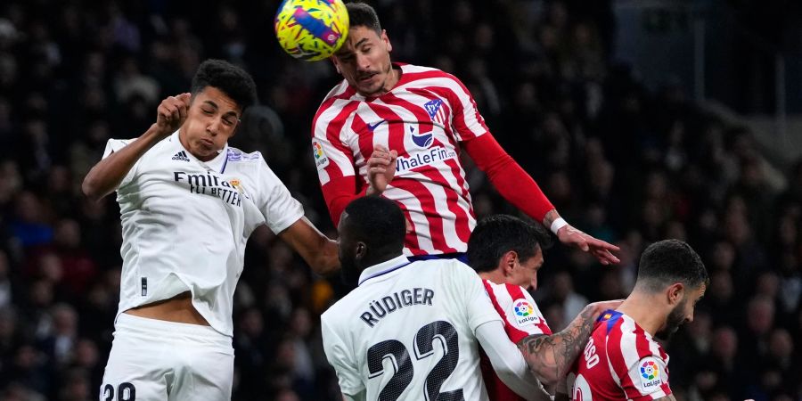 José Giménez brachte Atlético per Kopf mit 1:0 gegen Real Madrid in Führung.