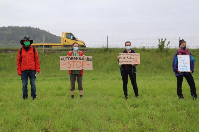 Klima-Aktivisten protestierten am «Strike for Future» gegen den Ausbau der Autobahn im Grauholz. Autobahn Grauholz Protest