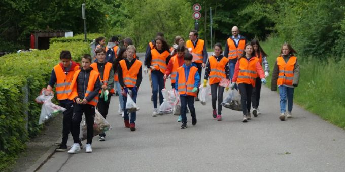 Abfall-Sammelaktion von Chamer Fünft- und Sechstklässlern- Abfall-Sammelaktion