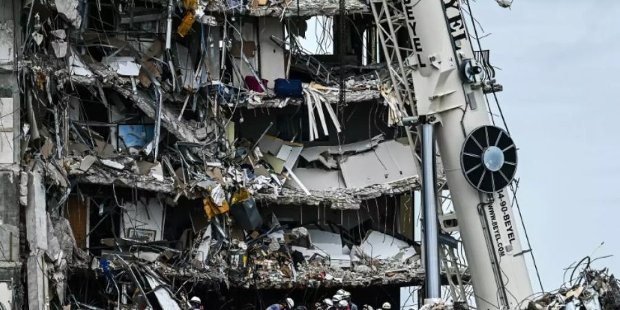 149 Menschen gelten nach Hochhaus-Einsturz noch immer als vermisst