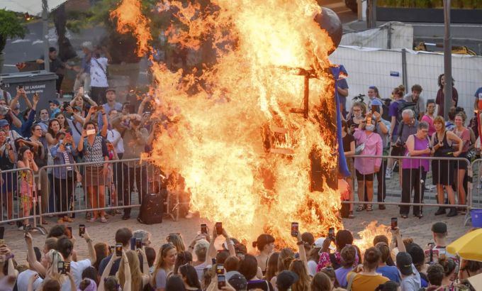 FRAUENSTREIK, GREVE DES FEMMES,