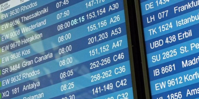 Die Deutschen fliegen diesen Sommer wieder mehr in andere europäische Länder. Foto: Henning Kaiser/dpa Die Deutschen fliegen diesen Sommer wieder mehr in andere europäische Länder. Foto: Henning Kaiser/dpa