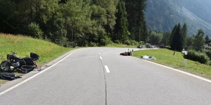 Bei Pranzaira GR - Motorrad-Unfall fordert zwei Todesopfer