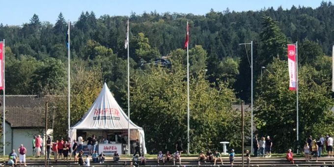 Sion-Präsident CC reist vor dem Spiel gegen den FC Aarau mit dem Helikopter an. FC Aarau