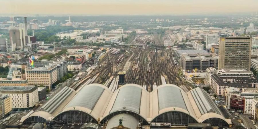 Der Hauptbahnhof in Frankfurt soll entlastet werden. Foto: Andreas Arnold
