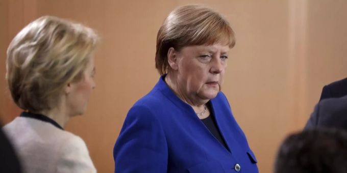 Auf Angela Merkel konnte sich Ursula von der Leyen bisher verlassen. Ursula von der Leyen