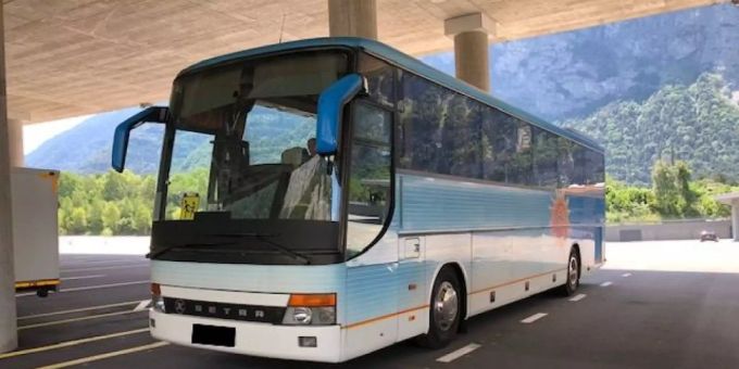 Saint-Maurice VS - Polizei stoppt Reisecar mit kaputten Bremsen
