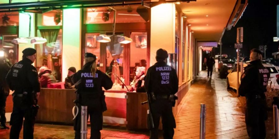 Polizei im Späteinsatz in Bochum