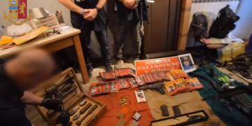 Polizei Waffenarsenal Neonazi