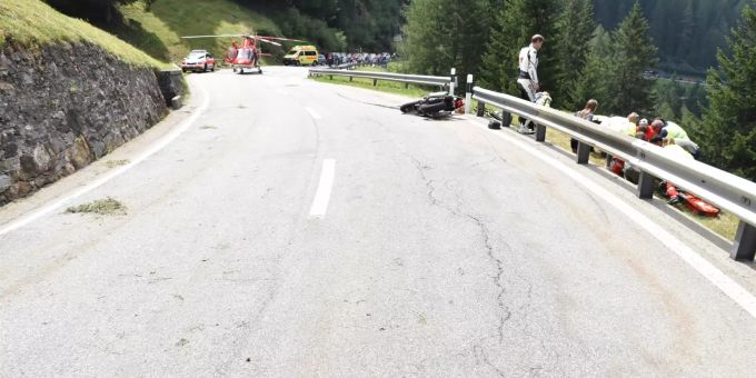 Chur - Rega fliegt Motorradfahrer nach Selbstunfall ins Spital