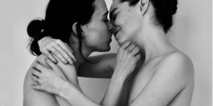 Nackt-Kuss - Ellen Page und Ehefrau Emma Portner zeigen ihre Liebe