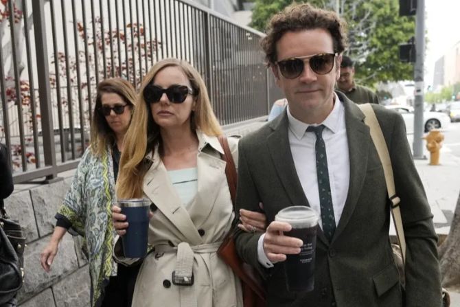 Danny Masterson und Bijou Phillips auf dem Weg zum Gericht.
