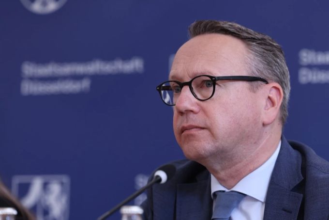 NRW-Justizminister Benjamin Limbach übte harsche Kritik an der Staatsanwaltschaft. (Archivbild) NRW-Justizminister Benjamin Limbach