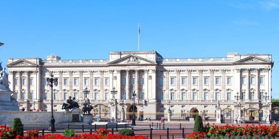 Der Buckingham Palast in London ist die wichtigste Residenz der Königsfamilie.