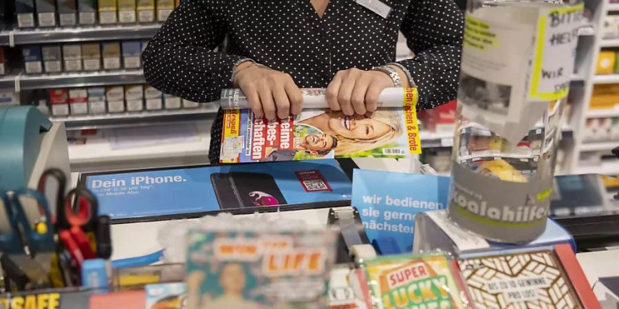 Seine Begründung: Fast niemand nutze die Kassen – sonst würde sie Besitzerin Valora plötzlich wieder entfernen.