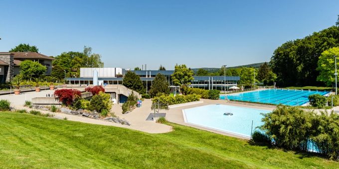 Das Freibad Fohrbach in Zollikon ZH. zollikon