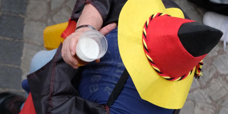 Der umstrittene Austragungsort, das Schmuddelwetter, die Energiekrise und die Inflation trüben die Aussichten auf die Fussball-WM.
