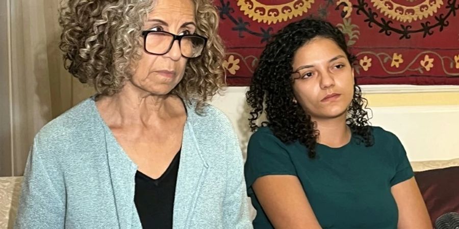 Ahdaf Soueif und Sanaa Seif im Gespräch mit Journalisten