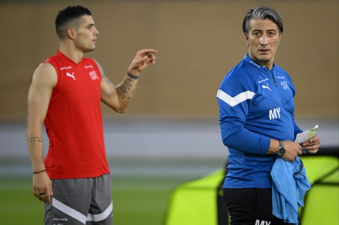 Granit Xhaka wird die Schweizer Nati von Trainer Murat Yakin an der WM 2022 als Captain aufs Feld führen. Schweizer Nati