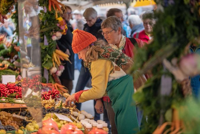 Die Menschen pilgerten aus diversen Landesteilen an den Aarauer Traditionsanlass.