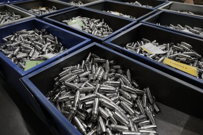 Der Bundesrat hält nämlich an der Neutralität der Schweiz fest und will weder Waffen noch Munition an die Ukraine liefern. (Symbolbild) Schweiz Ukraine-Krieg Kasparow