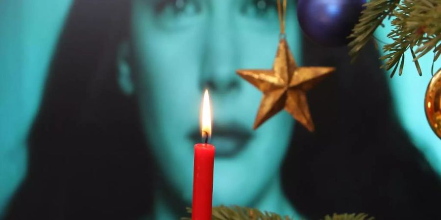 Auch mit Filmen kann man sich in Weihnachtsstimmung bringen. Foto: Karl-Josef Hildenbrand/dpa