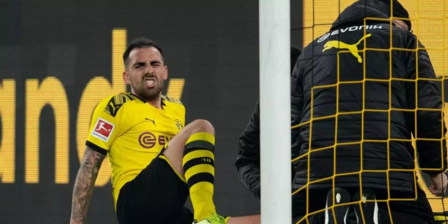 Mit Magen-Darm-Infektion und Risswunde am Knie nicht einsetzbar: Paco Alcácer vom BVB. Foto: Bernd Thissen/dpa