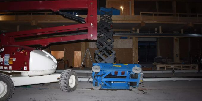 Ein Arbeiter wurde in Eschenbach von einer Hebebühne geschleudert. Eschenbach
