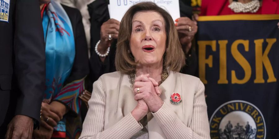 Nancy Pelosi speaks on spending bill in US Capitol