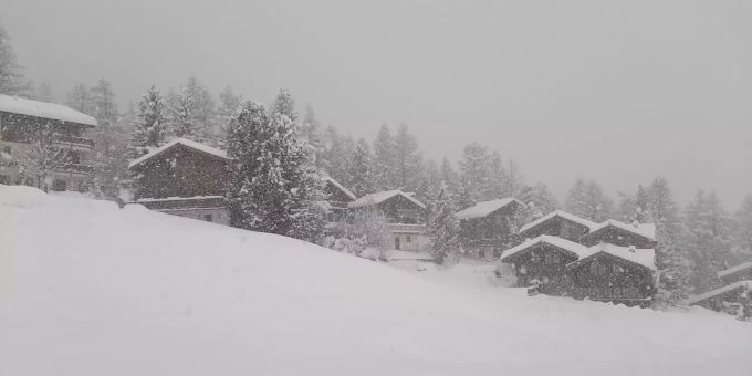 Wegen Lawinengefahr - Saas-Fee nicht mehr mit dem Auto erreichbar