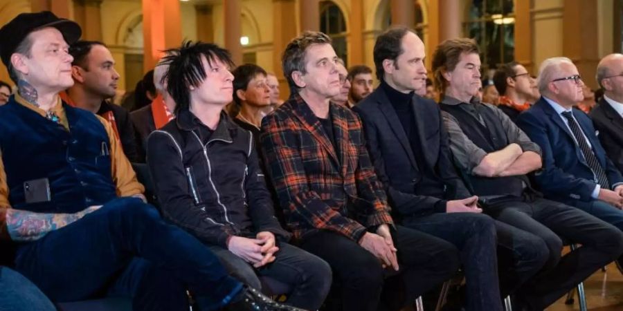 Die Band Die Toten Hosen wurden mit dem Julius-Hirsch-Preis 2019 ausgezeichnet. Foto: Frank Rumpenhorst/dpa