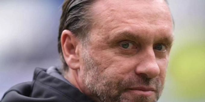 Apoel Nikosia trennte sich nach nur vier Monaten wieder von Trainer Thomas Doll. Foto: Peter Steffen/dpa Apoel Nikosia trennte sich nach nur vier Monaten wieder von Trainer Thomas Doll. Foto: Peter Steffen/dpa