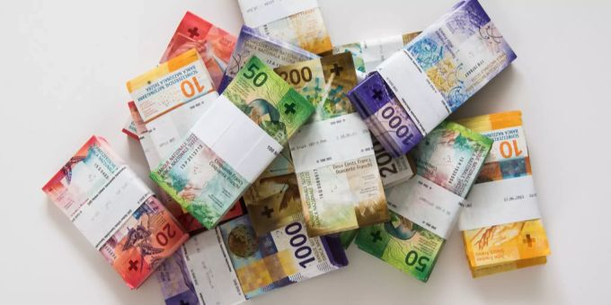 Die BDP hat wegen der Stadtberner Finanzlage zwei Nein-Parolen gefasst. (Symbolbild) geld franken note