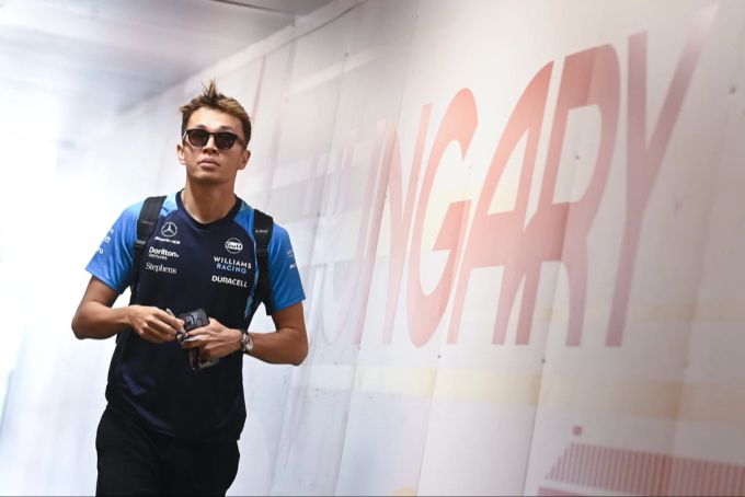 Alex Albon hat sich bei Williams stark entwickelt – reicht das, um Lewis Hamilton zu beerben? Alex Albon Lewis Hamilton
