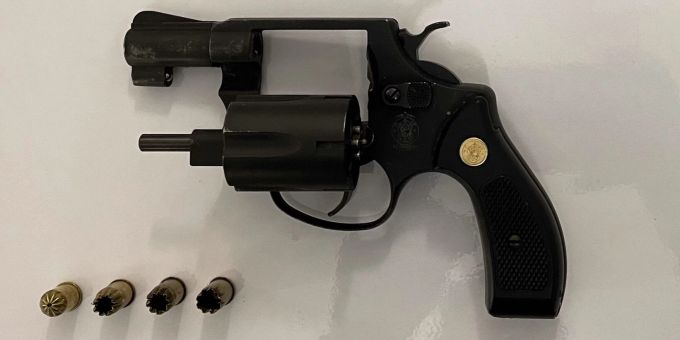 Schreckschusspistole bei Kontrolle sichergestellt. Schreckschusspistole sichergestellt