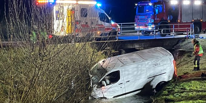 Amriswil TG - Lieferwagenfahrer (18) landet bei Selbstunfall in Fluss