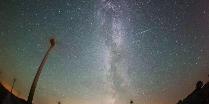 Schlechte Sicht stört Sternschnuppengucker. Meteor