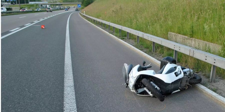 Warum es auf der A14 zum Unfall kam, ist noch unklar.