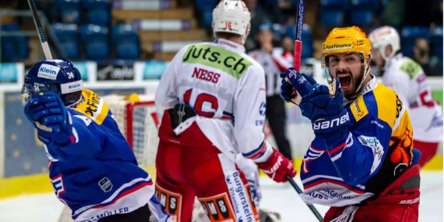 Jubel beim EHC Kloten - die Flughafenstädter gewinnen in der Ligaqualifikation gegen Rapperswil erstmals