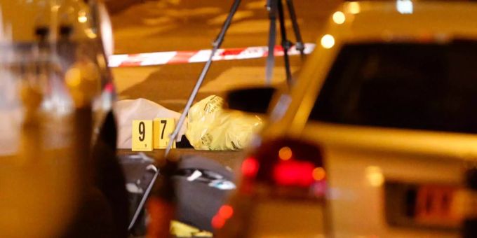 Ein Toter und vier Verletzte - IS bekennt sich zu Messer-Attacke in Paris