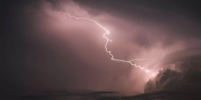 Ein Gewitter (Symbolbild). gewitter