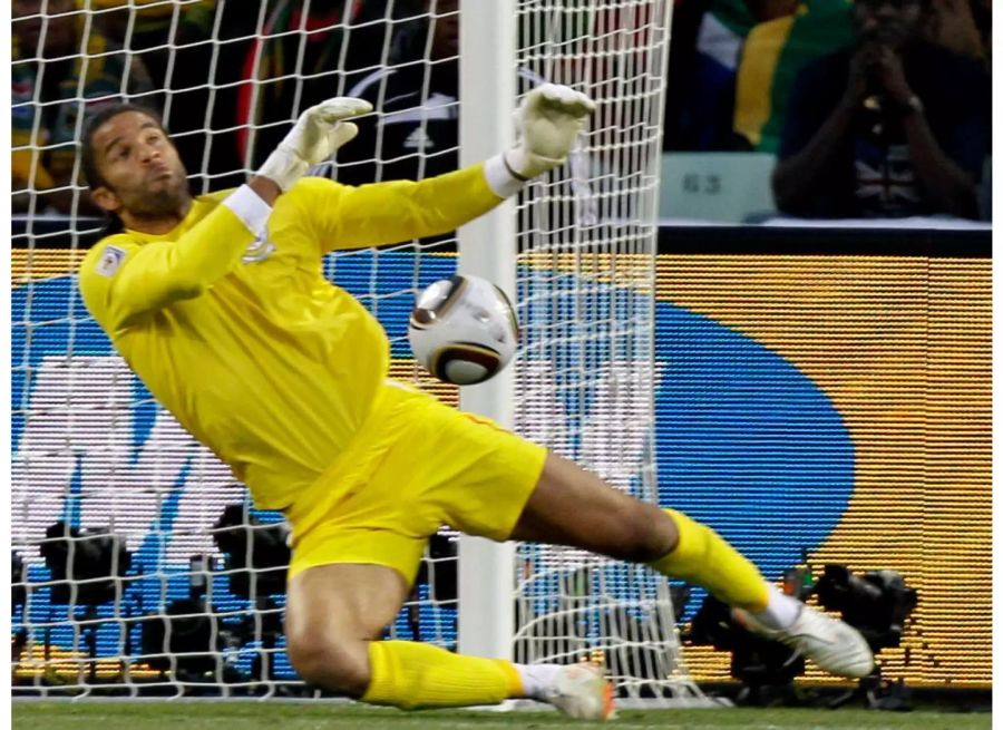 Platz 8: David James, Goalie England, 39 Jahre 10 Monate und 26 Tage (WM 2010).