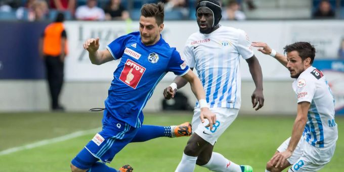 FCL-Stürmer Tomi Juric (links) in einem Spiel gegen den FCZ. Jetzt ist der Stürmer bei den Innerschweizern freigestellt worden. Tomi Juric