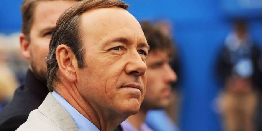 Am selben Tag, an dem die Belästigungsvorwürfe gegen Schauspieler kevin Spacey (58) publik wurden, kommuniziert Netflix das Aus für die Serie «House of Cards».