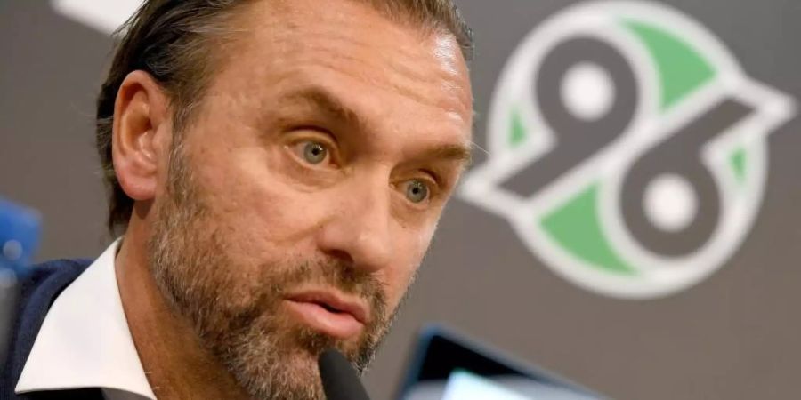 Thomas Doll steht gegen RB Leizig vor seinem Debüt als neuer Trainer von Hannover 96. Foto: Holger Hollemann