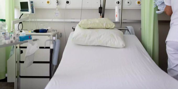 Ein Bett im Inselspital in Bern. Ein Bett im Inselspital in Bern.