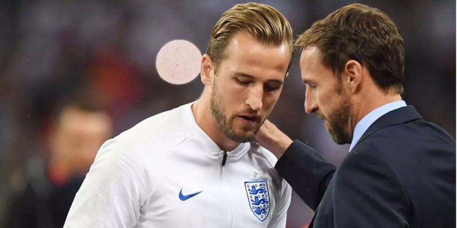 Harry Kane und Gareth Southgate besprechen sich an der WM.